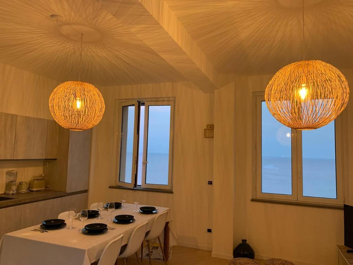 Incanto Sul Mare Con Enorme Terrazza E Piscina 체르보 외부 사진